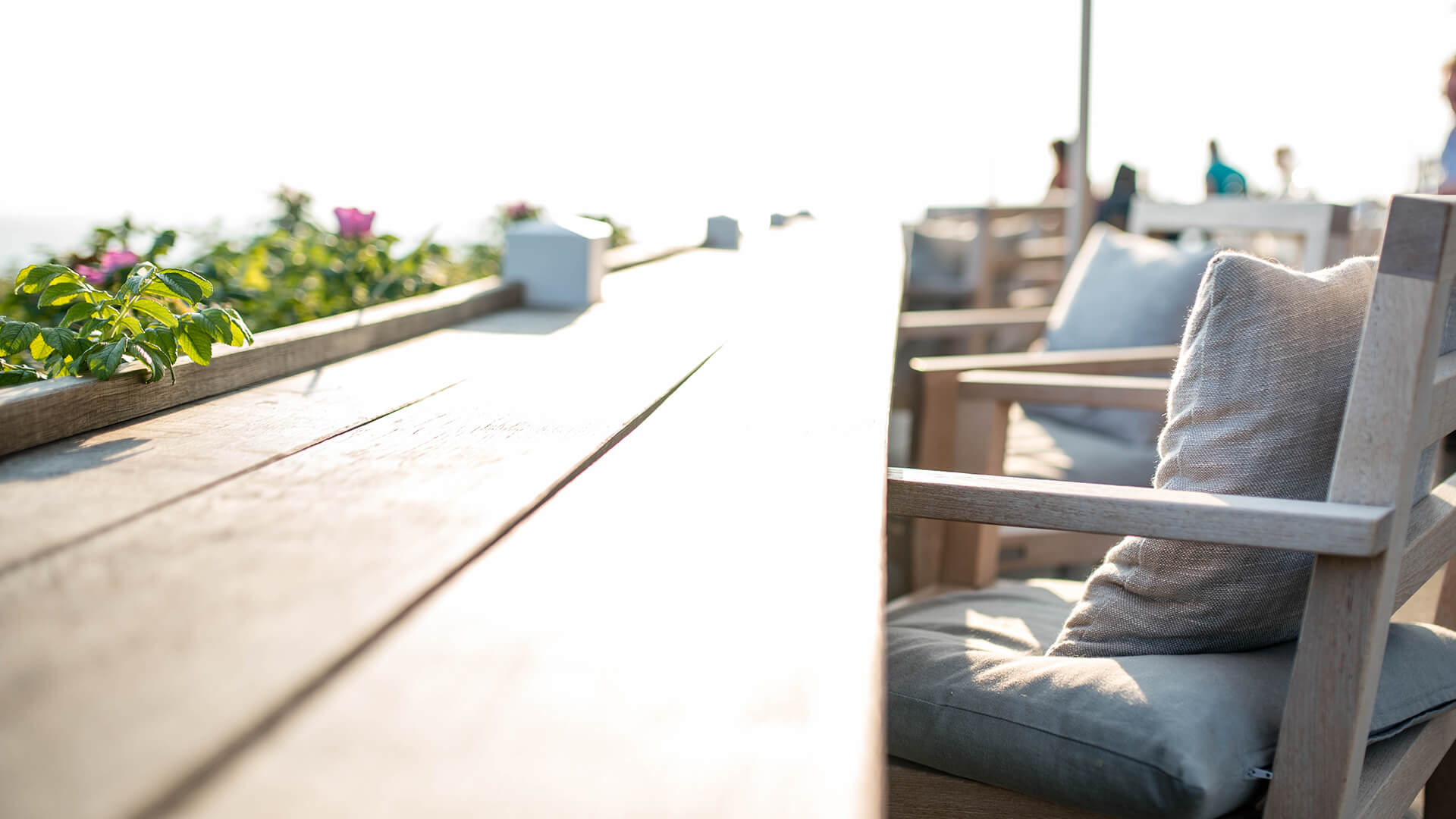 Sitzplätze auf der Terrasse der Marienhöhe Norderney.